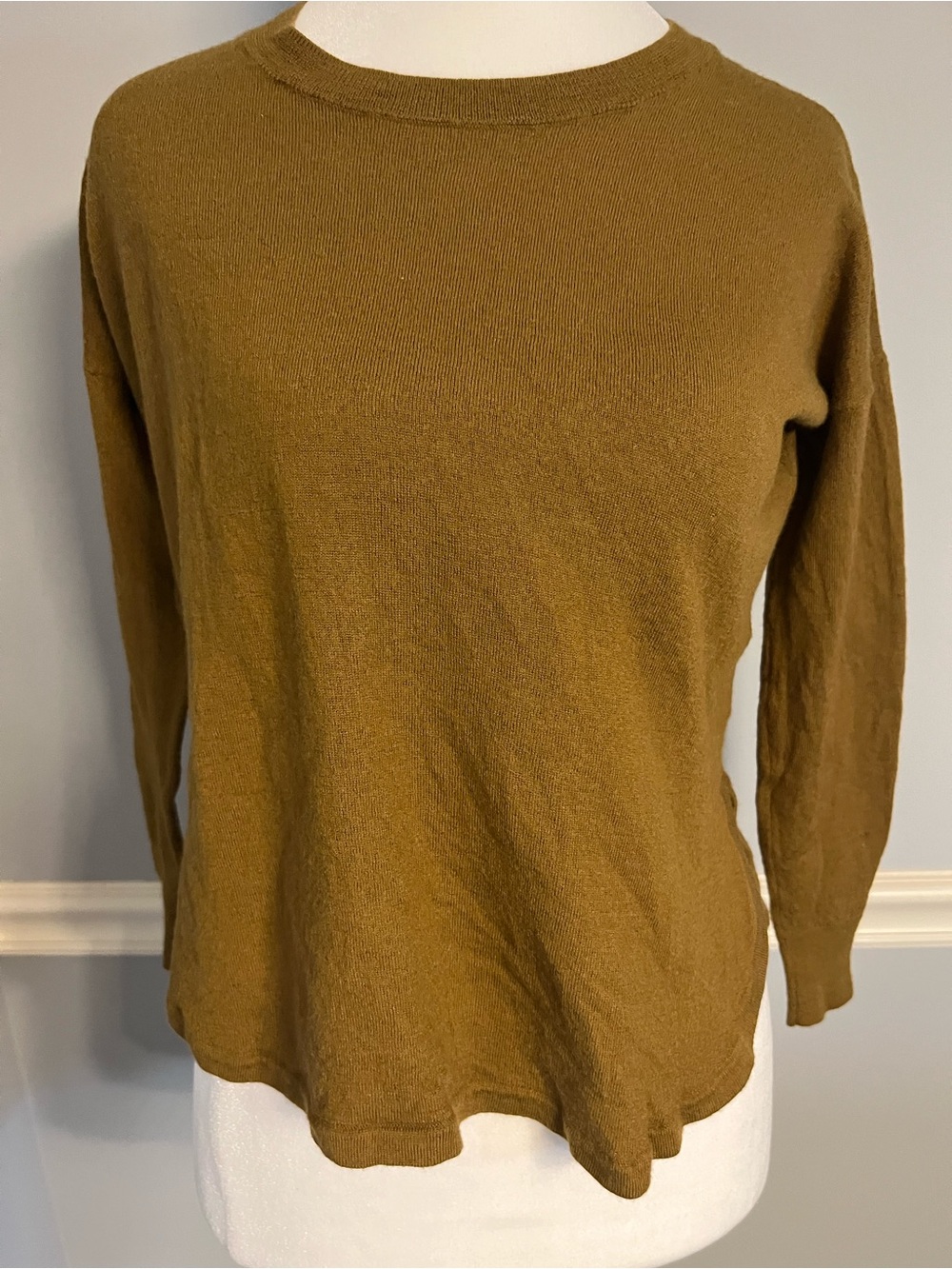 Dark mustard 100% merino wool Crewneck sweater